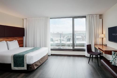 Habitación Doble Deluxe con Balcón del hotel Eurostars Embassy