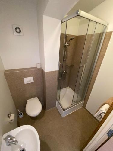 Habitación Cuádruple con baño privado del hotel Hörgsland Guesthouse. Foto 3