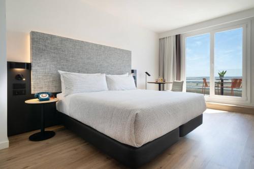 La Habitación Innside con terraza del hotel INNSiDE by Meliá Madrid Valdebebas