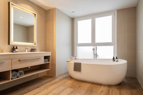 La Habitación Apartamento Madrid comunicada + La Habitación Innside del hotel INNSiDE by Meliá Madrid Valdebebas. Foto 4
