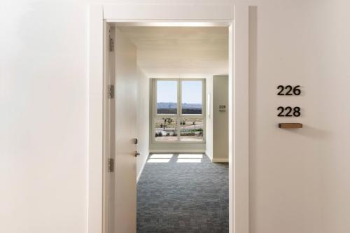 La Habitación Estudio comunicada + La Habitación Innside del hotel INNSiDE by Meliá Madrid Valdebebas. Foto 5