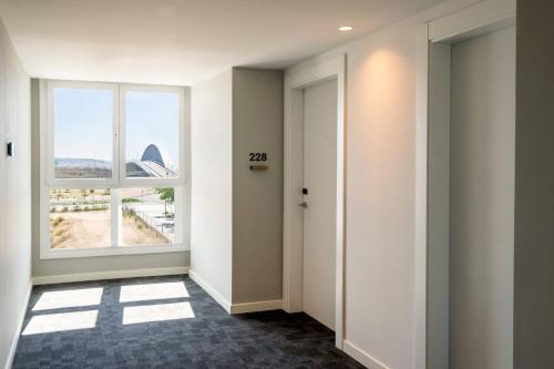 La Habitación Apartamento Madrid comunicada + La Habitación Innside del hotel INNSiDE by Meliá Madrid Valdebebas. Foto 11