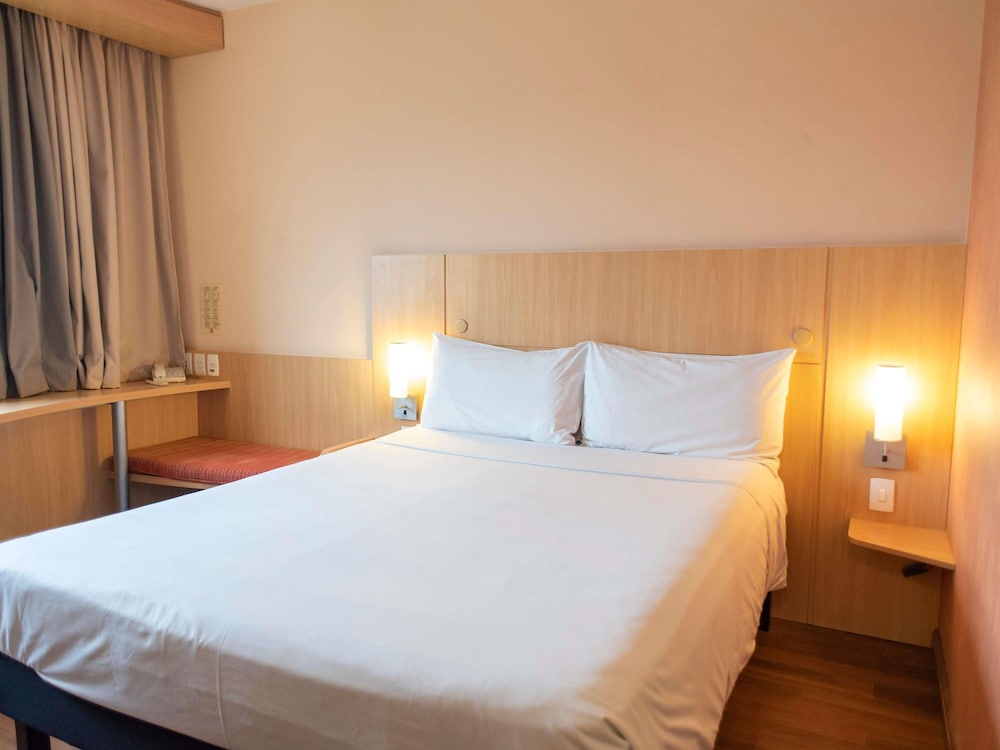 Apartamento estándar con 1 cama doble del hotel ibis São Paulo Barra Funda. Foto 3