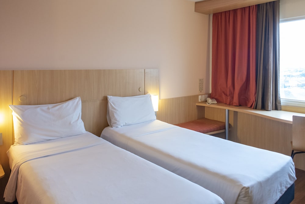 Apartamento estándar con dos camas individuales del hotel ibis São Paulo Barra Funda. Foto 2