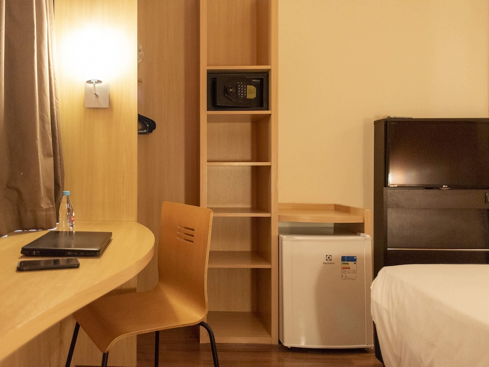 Apartamento estándar con dos camas individuales del hotel ibis São Paulo Barra Funda. Foto 7