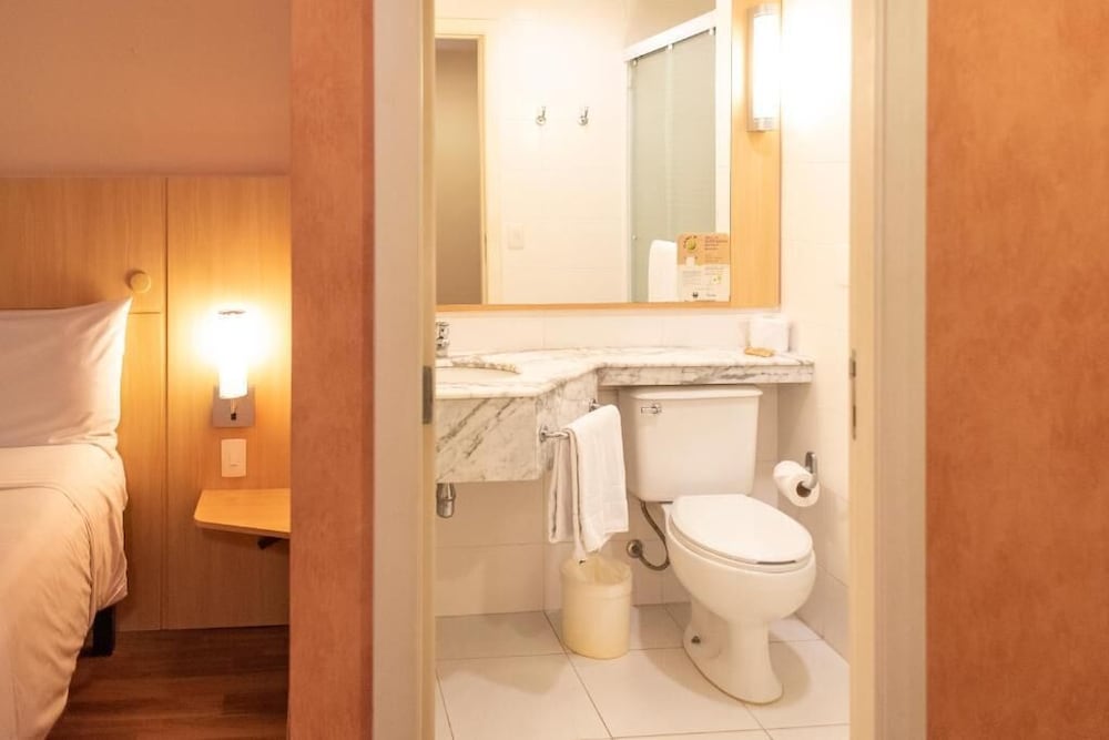 Apartamento estándar con dos camas individuales del hotel ibis São Paulo Barra Funda. Foto 9
