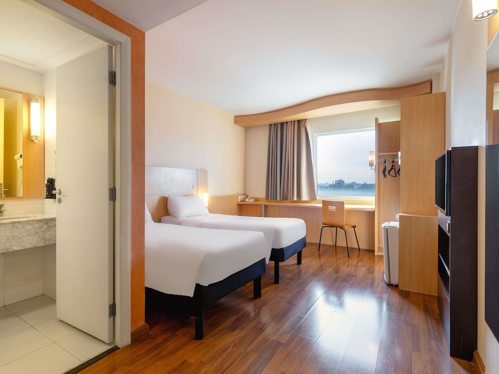 Apartamento estándar con dos camas individuales del hotel ibis São Paulo Barra Funda. Foto 6