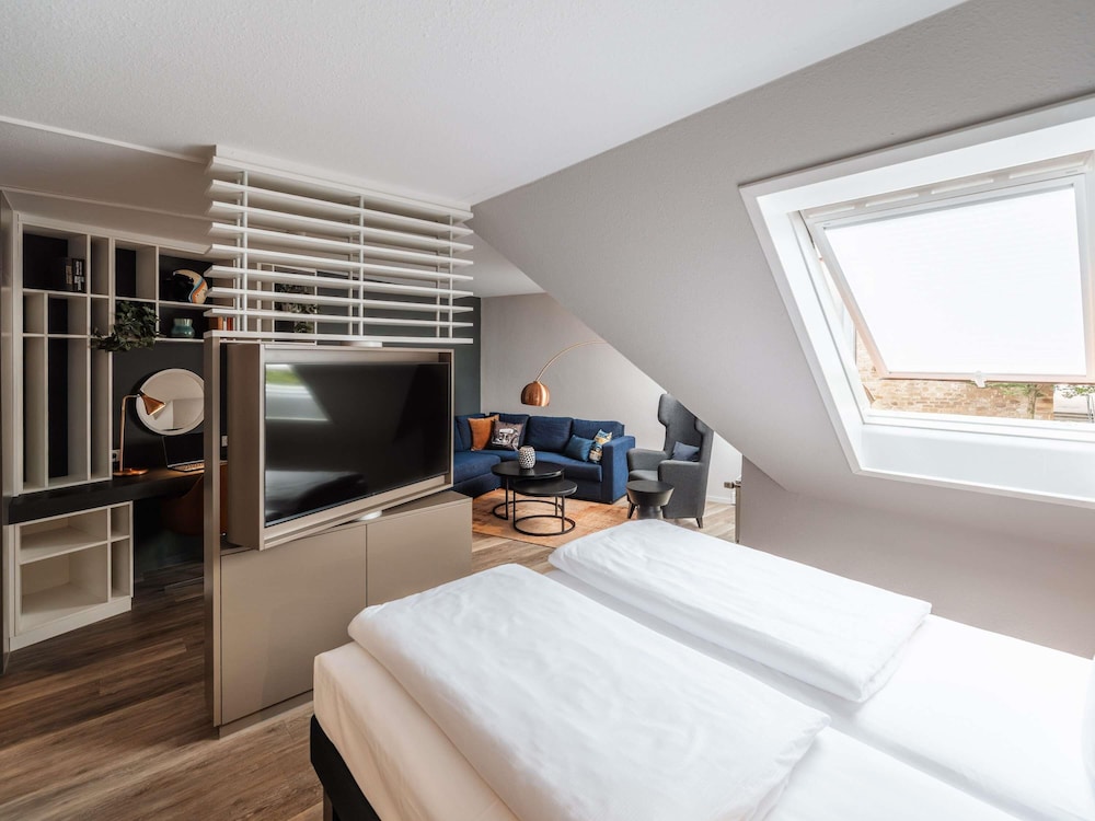 Habitación Premium con 1 cama doble y 1 sofá - cama del hotel ibis Styles Neckarsulm. Foto 13