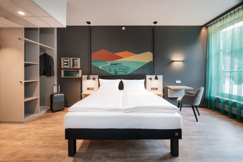 Habitación estándar con 1 cama doble, accesible del hotel ibis Styles Neckarsulm. Foto 1