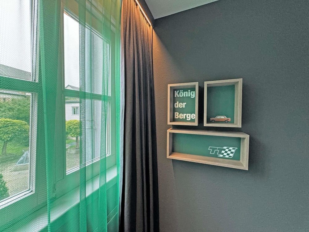 Habitación estándar con 2 camas individuales del hotel ibis Styles Neckarsulm. Foto 4