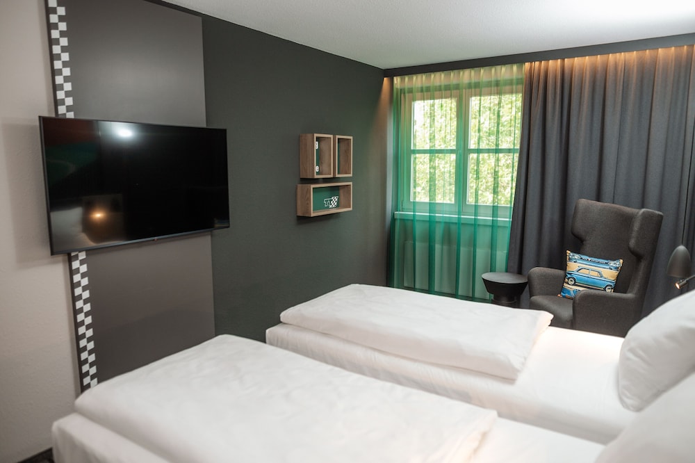 Habitación Superior con 1 cama doble del hotel ibis Styles Neckarsulm. Foto 11