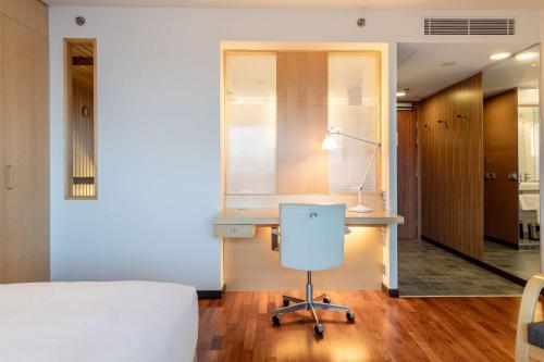 Executive King Room with Sauna del hotel Hilton Helsinki Airport. Foto 4