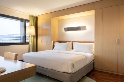 Suite Junior del hotel Hilton Helsinki Airport. Foto 1