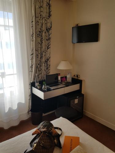 Habitación Doble Clásica del hotel Hôtel Alison. Foto 2