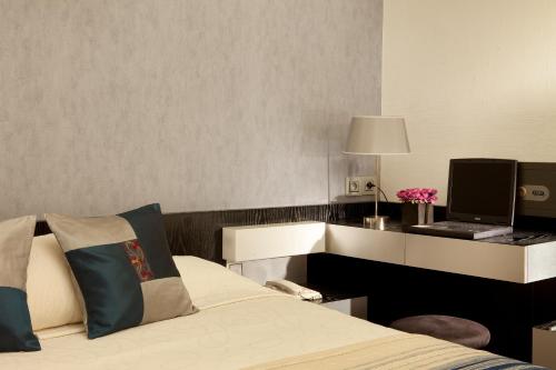 Habitación Superior - 1 cama grande del hotel Hôtel Alison. Foto 5