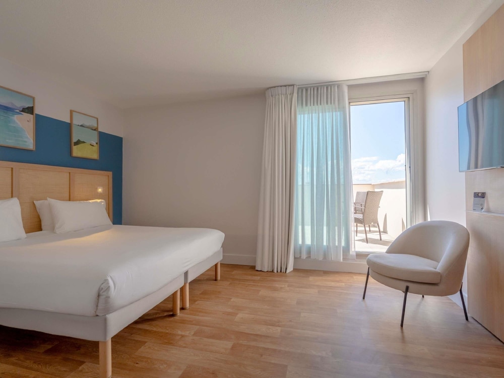 Habitación Confort - 1 cama doble o 2 camas individuales - vistas al mar y terraza del hotel ibis Styles Biarritz Plage