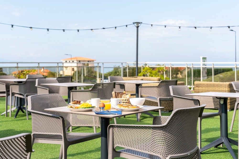 Habitación Confort - 1 cama doble o 2 camas individuales - vistas al mar y terraza del hotel ibis Styles Biarritz Plage. Foto 4