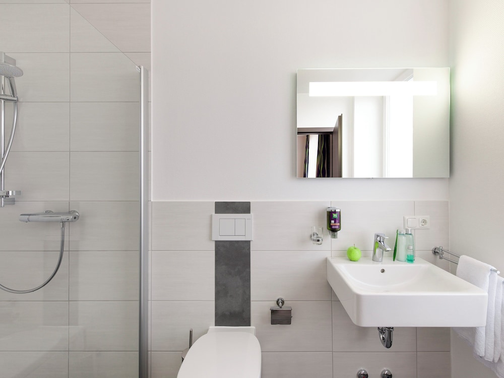 Habitación Confort, 2 camas individuales del hotel ibis Styles Arnsberg Sauerland. Foto 3