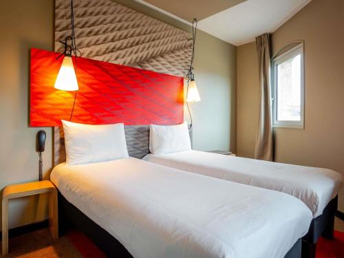Habitación Doble Estándar - 2 camas del hotel Ibis Bordeaux Centre Gare Saint Jean Euratlantique. Foto 1