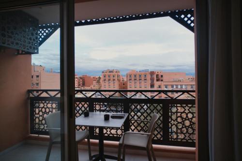 Habitación Doble Deluxe con vistas a la piscina - 1 o 2 camas del hotel Diwane and Spa Marrakech. Foto 23