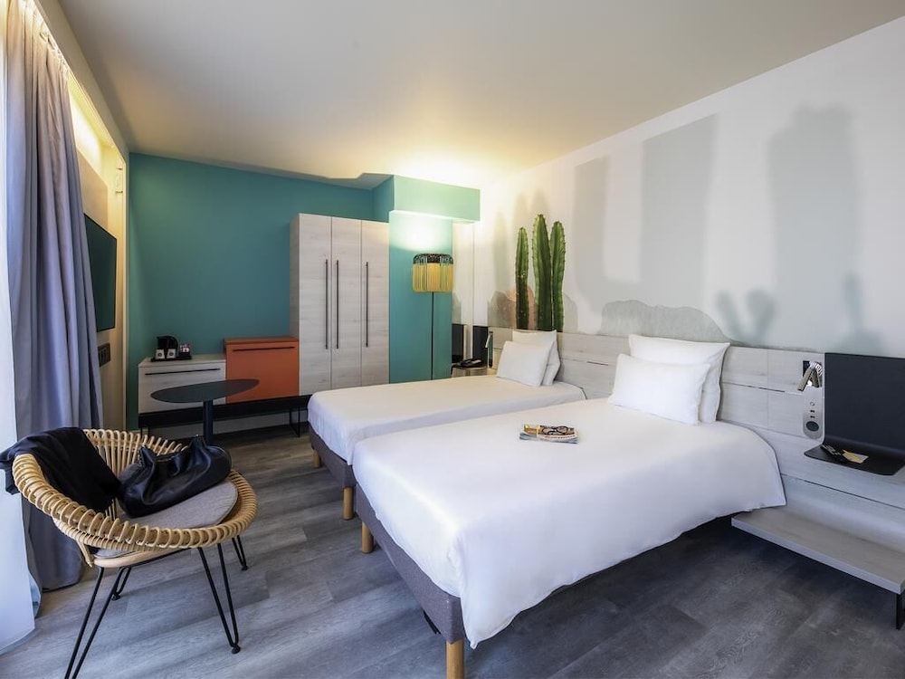 Habitación superior, 2 camas individuales (Riviera) del hotel Novotel Monte Carlo. Foto 1