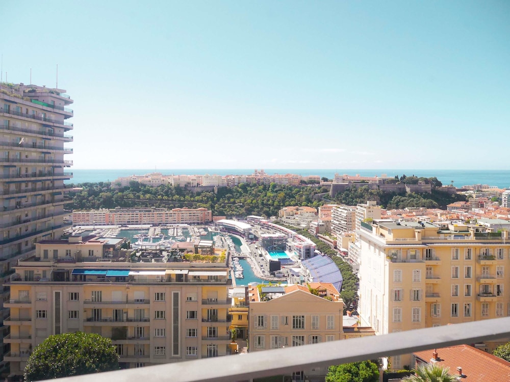 Habitación ejecutiva, 1 cama doble con sofá cama, balcón, vistas al mar (Riviera) del hotel Novotel Monte Carlo. Foto 6