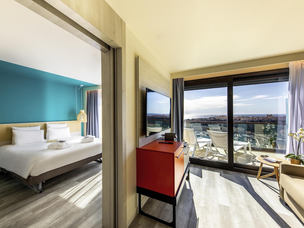 Suite junior, 1 cama de matrimonio grande con sofá cama, terraza, vistas al mar (Riviera) del hotel Novotel Monte Carlo. Foto 5