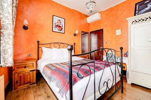 Habitación Deluxe Triple Familiar con Baño del hotel Church Street