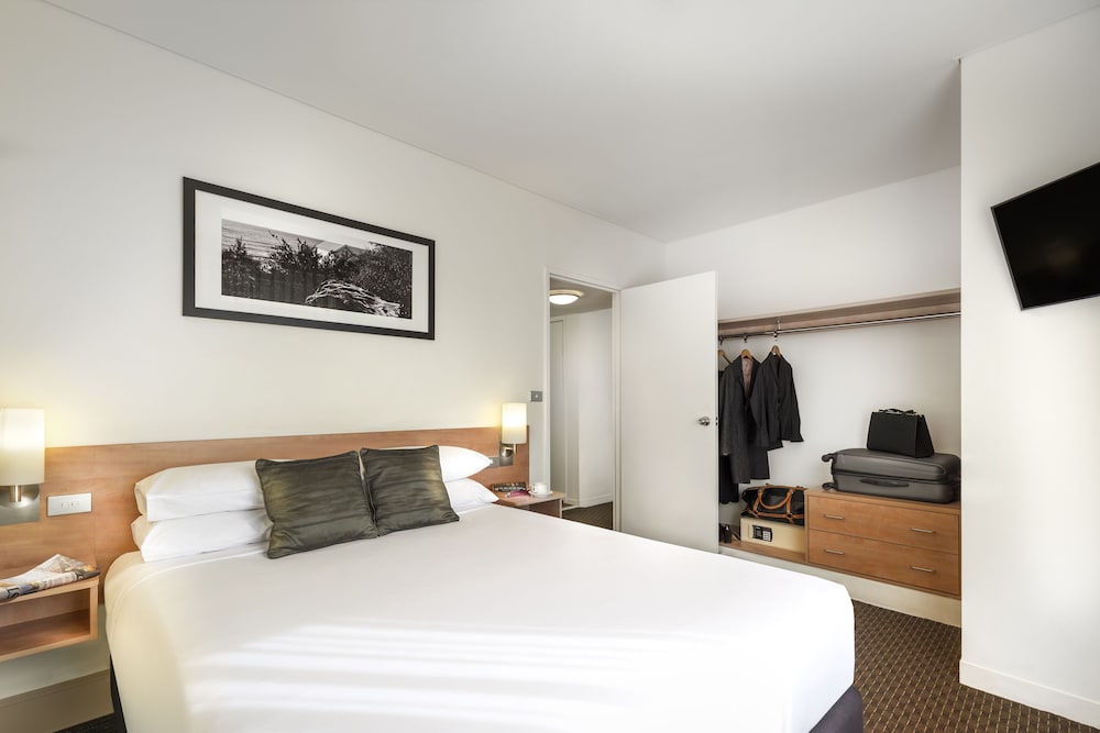 Apartamento de 2 Dormitorios 1 Cama Queen y 2 Camas Individuales del hotel Ibis Melbourne and Apartments. Foto 2
