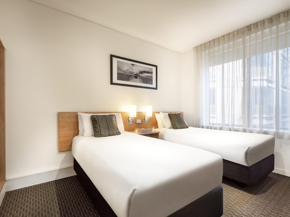 Apartamento de 2 Dormitorios 1 Cama Queen y 2 Camas Individuales del hotel Ibis Melbourne and Apartments. Foto 3