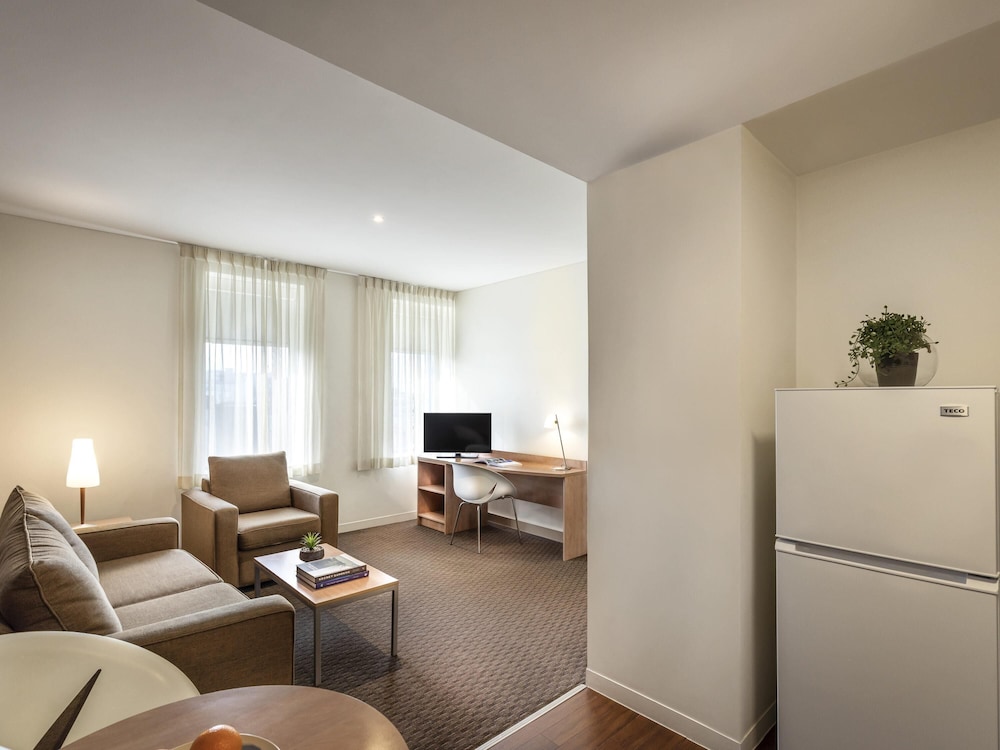 Apartamento de 2 Dormitorios 1 Cama Queen y 2 Camas Individuales del hotel Ibis Melbourne and Apartments. Foto 7