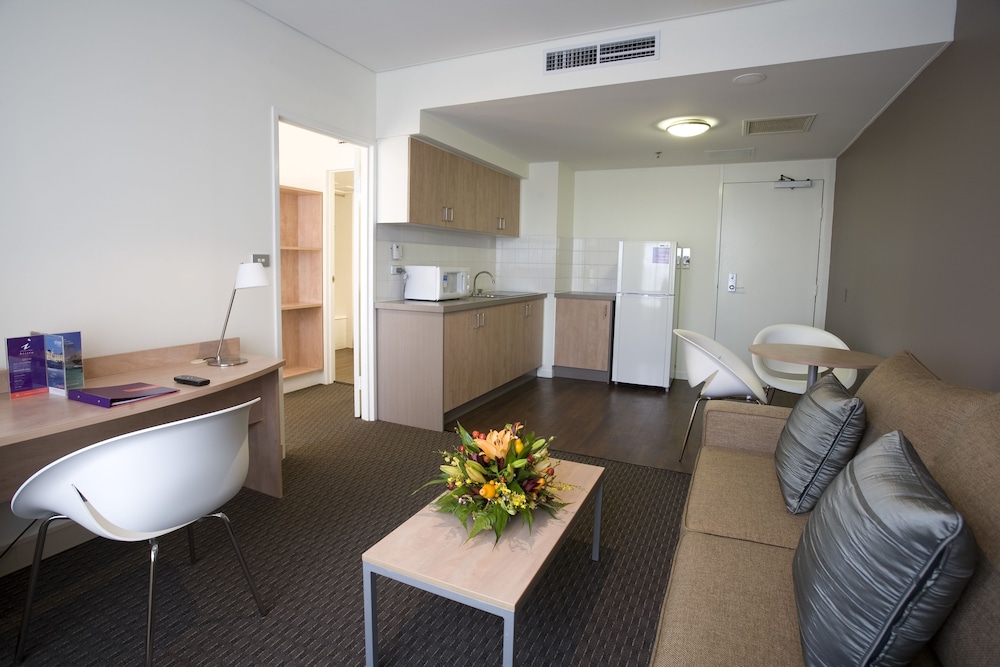 Apartamento de 2 Dormitorios 1 Cama Queen y 2 Camas Individuales del hotel Ibis Melbourne and Apartments. Foto 8