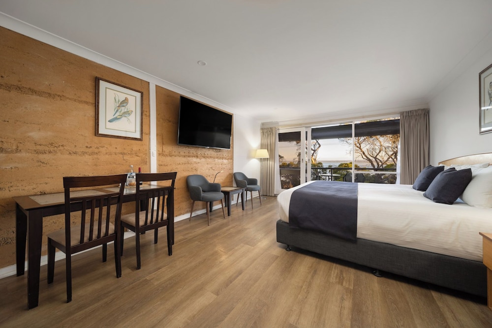 Suite Superior con vistas al agua, 1 cama de matrimonio grande del hotel Mercure Kangaroo Island Lodge. Foto 1