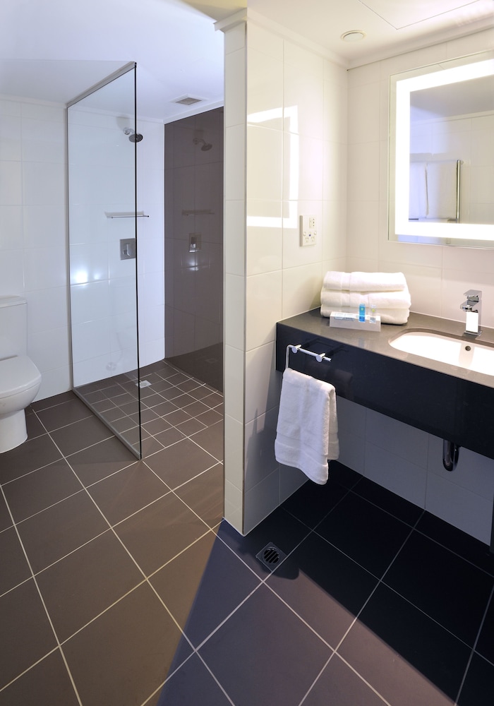 Habitación Estándar 1 Cama Queen del hotel Novotel Melbourne On Collins. Foto 4