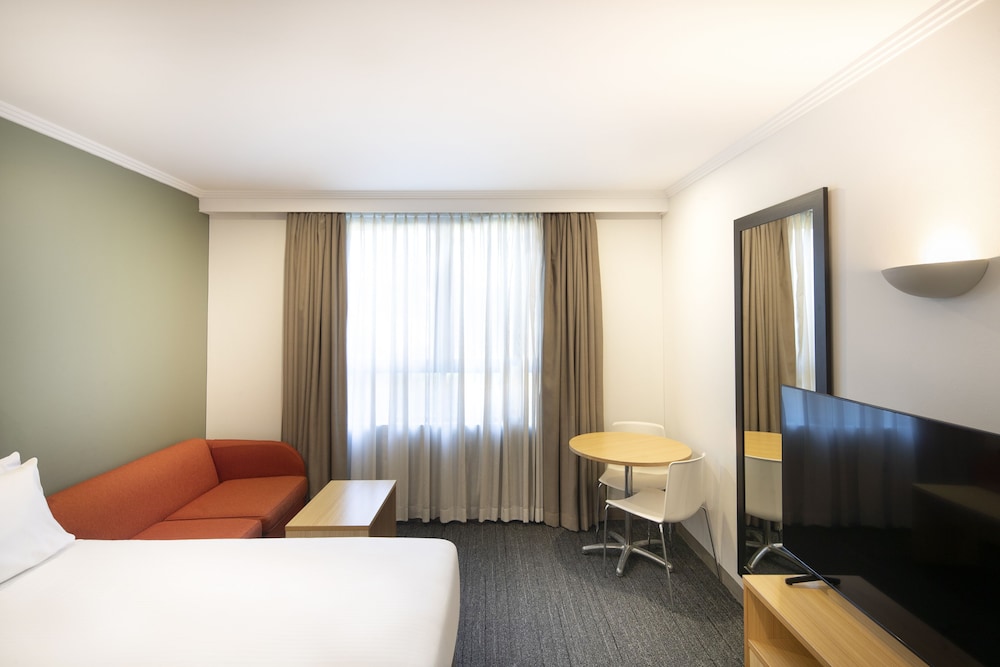 Habitación Queen Superior con Vista al Río del hotel Mercure Melbourne Southbank. Foto 1