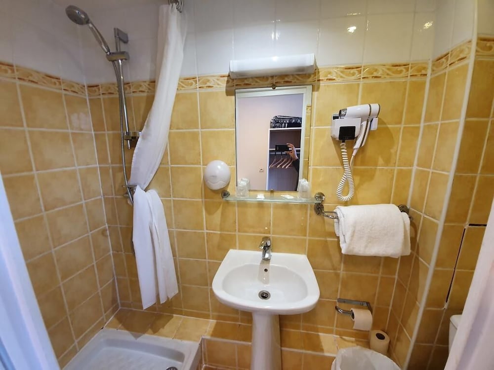 Habitación Confort doble del hotel Hôtel de La Herse d\'Or. Foto 2
