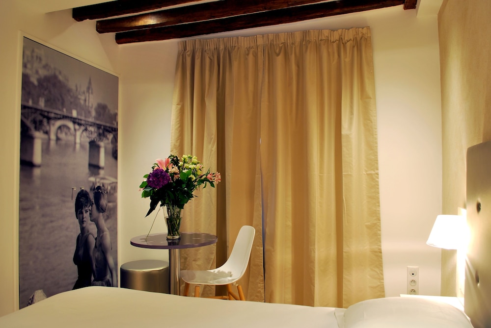 Habitación doble superior, 1 cama doble del hotel Hôtel de La Herse d\'Or. Foto 4