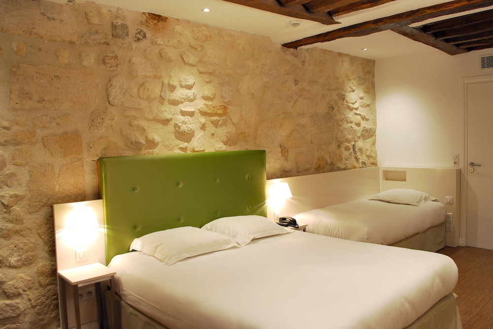 Habitación triple superior del hotel Hôtel de La Herse d\'Or