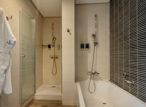 Habitación Doble Superior - 1 o 2 camas del hotel Ilunion Atrium. Foto 5