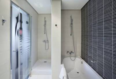 Habitación familiar del hotel Ilunion Atrium. Foto 2