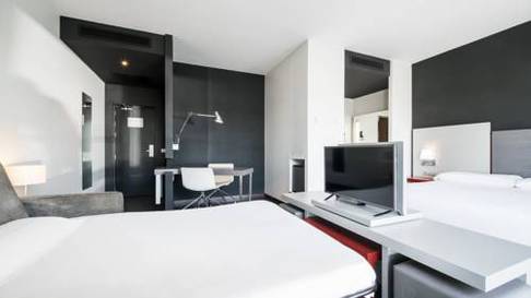 Habitación familiar del hotel Ilunion Atrium. Foto 3