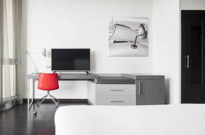 Habitación doble del hotel Ilunion Atrium. Foto 3