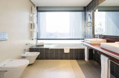 Habitación doble Superior del hotel Ilunion Atrium. Foto 3