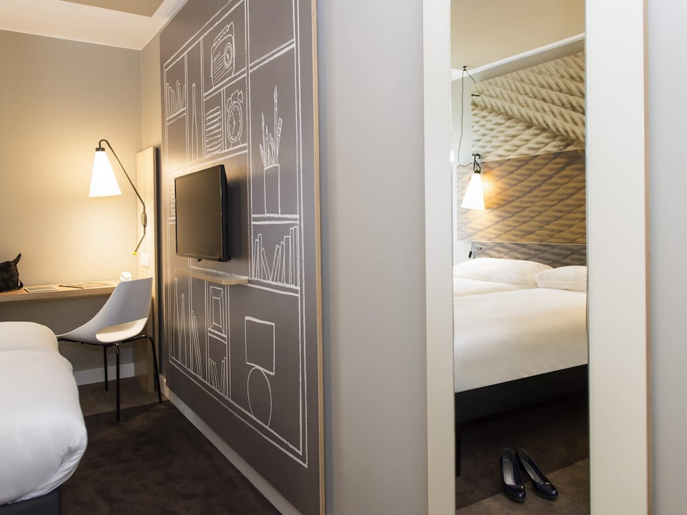 Habitación estándar con 2 camas individuales del hotel Ibis Wavre Brussels East. Foto 1