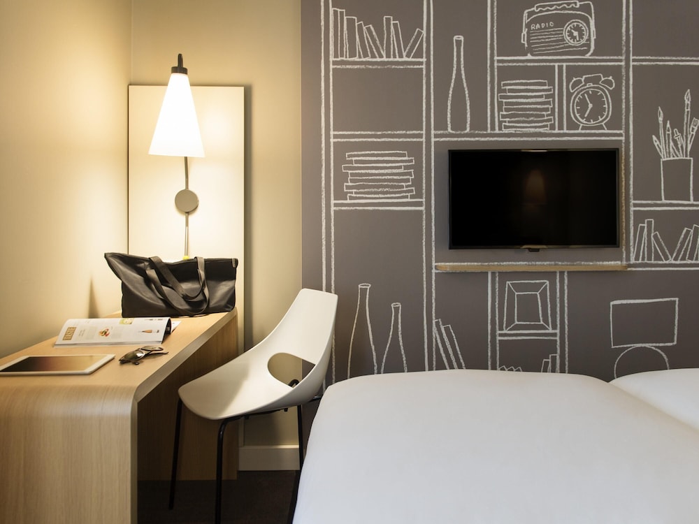 Habitación estándar con 2 camas individuales del hotel Ibis Wavre Brussels East. Foto 2