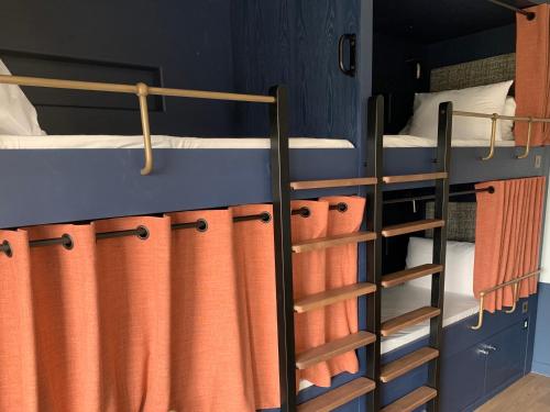 Cama individual en habitación compartida - 4 camas del hotel The People - Paris Nation - Hostel. Foto 4
