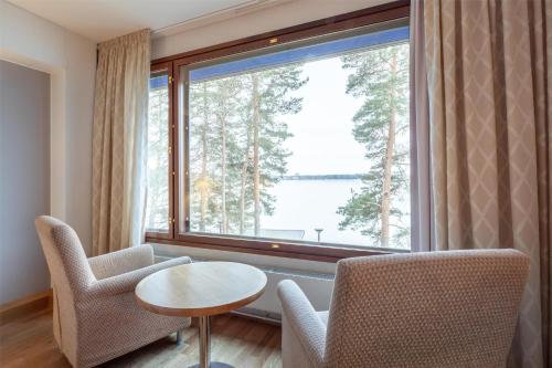 Habitación Doble Deluxe con vistas al mar - 2 camas del hotel Hilton Helsinki Kalastajatorppa. Foto 1