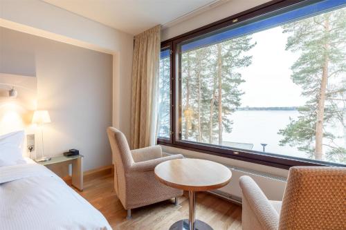 Habitación Doble Deluxe con vistas al mar - 2 camas del hotel Hilton Helsinki Kalastajatorppa. Foto 3