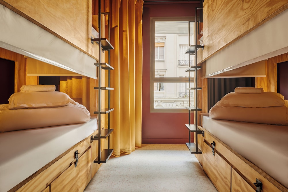 1 Lit dans une chambre partagée de 6 à 8 personnes del hotel JO&JOE Paris - Nation. Foto 2