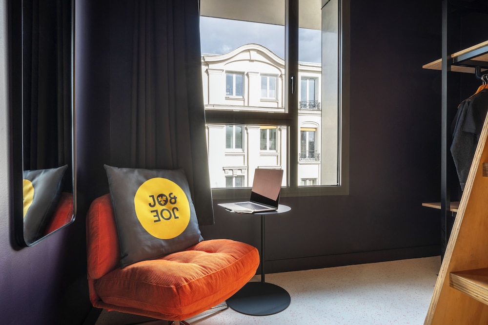 Chambre Double XL avec salle de bains privée del hotel JO&JOE Paris - Nation. Foto 1